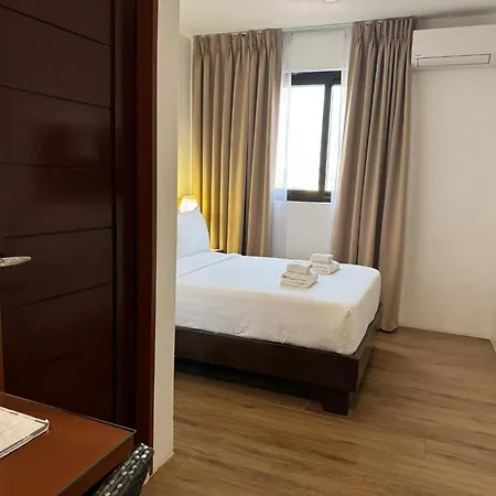 Red Iron Hotel-2