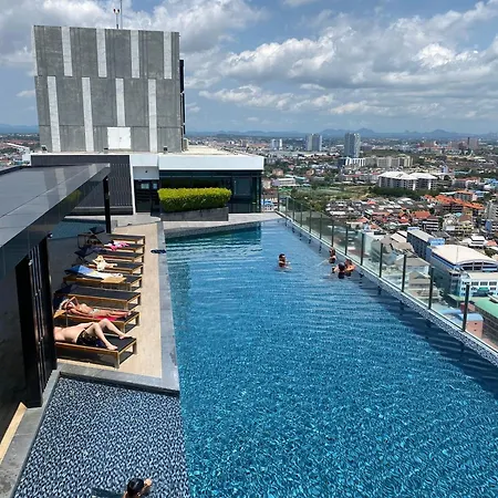 The Base In Pattaya Condo-3