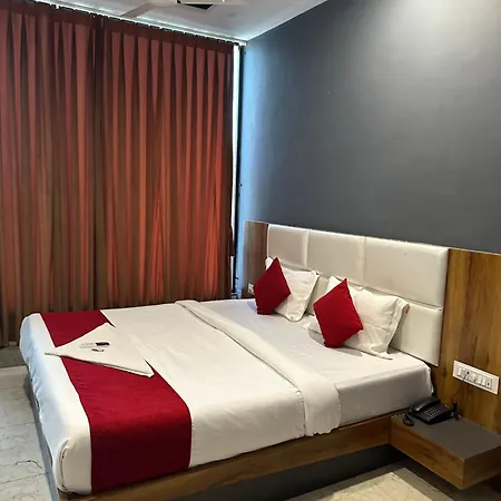 Hotel Dumas Near Airport-2
