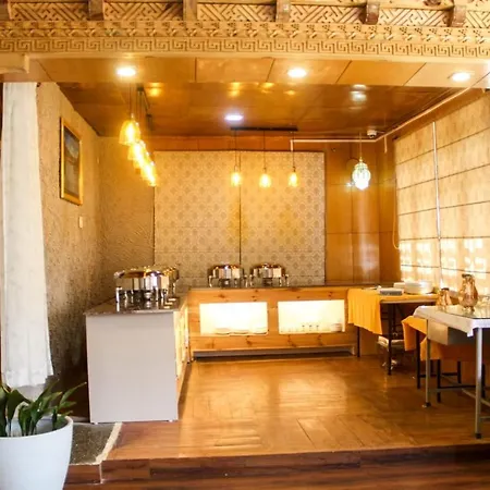 Kanishka Hotel Ladakh By Lexstays-2