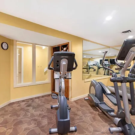 Best Western Inn & Suites Rutland-Killington-2