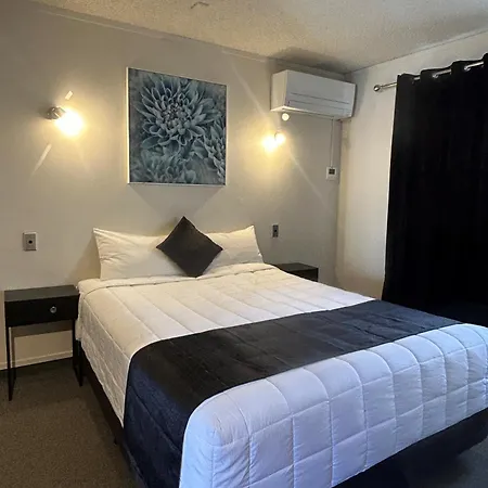 Aquarius Motor Inn-2