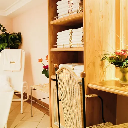 Hotel Kristall-2