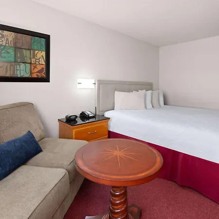 Travelodge By Wyndham Redwood Falls-2