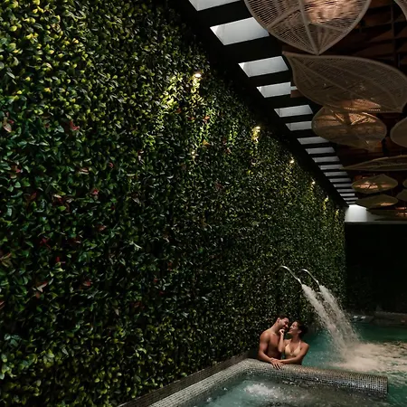 The Reef 28 Hotel & Spa (Adults Only)-3