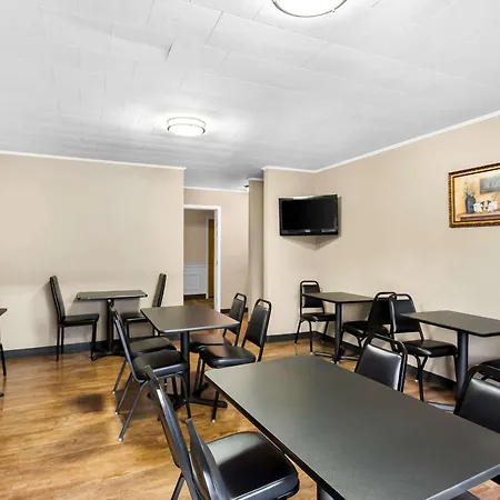 Rodeway Inn Gorham Riverside-2