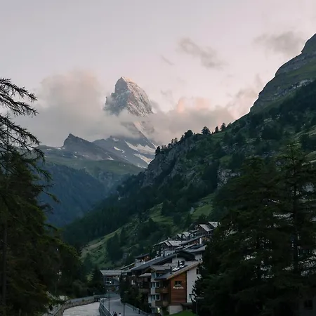Schloss Zermatt - Cbd & Adaptogenic Spa And Sport Hotel-3