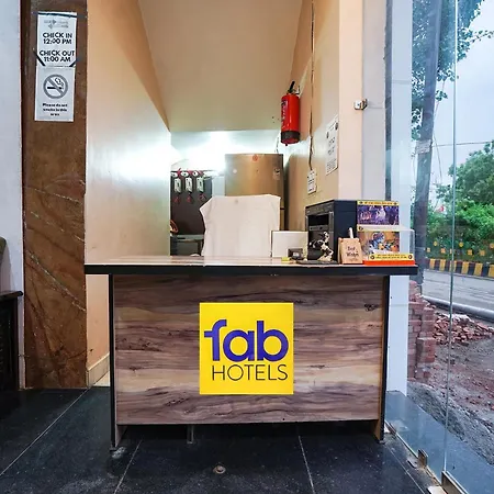Fabhotel Ss Dham - 200M From Prem Mandir-3