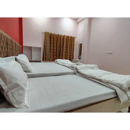 Premium Hotel - Shree Puram - Free Wi-Fi & Parking - Near The Shree Kashi Vishwanath Temple-2