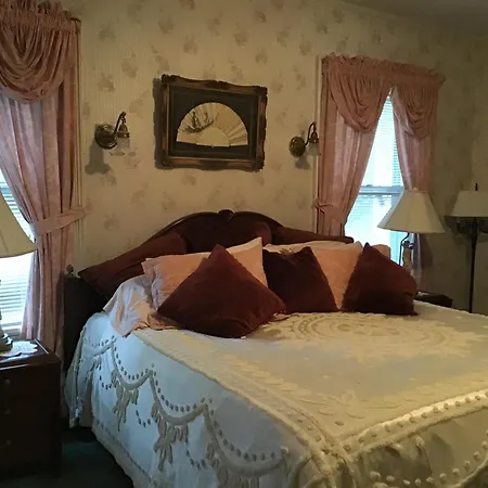 Brookview Manor Inn-2