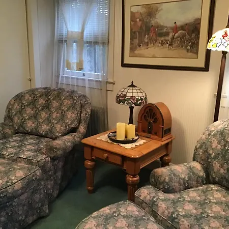 Brookview Manor Inn-3