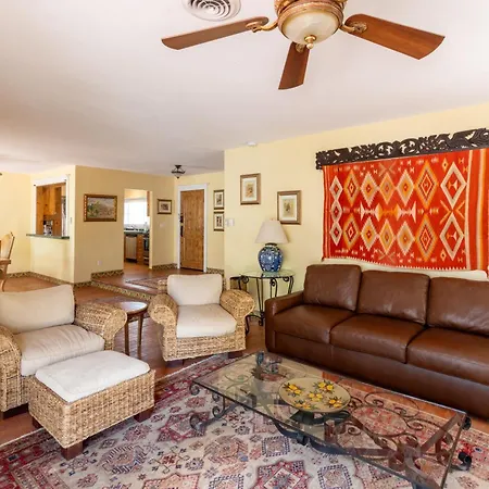 Casa Blanca Inn And Suites-3