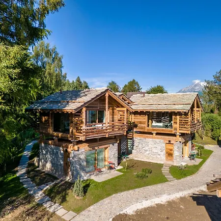 Mad Retreat Hotel-2