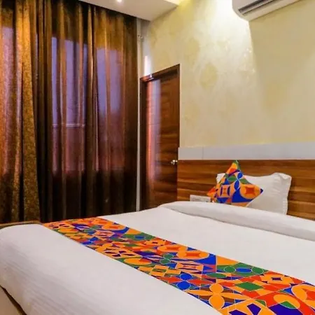 Hotel Golden Velvet-2