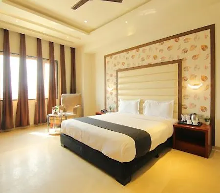 C- Pearls Hotel And Banquet-3