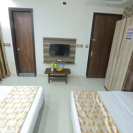 Hotel Popular Suites Delhi Airport-3