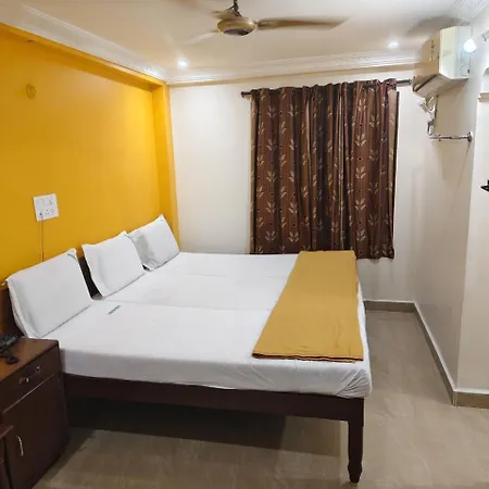 Hotel Sahasra - Opposite To Srinivasam Complex And Walkable Distance From Bus Station-3