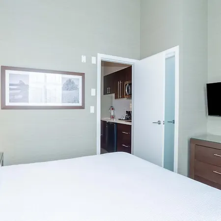 Sandman Hotel Abbotsford Airport-2