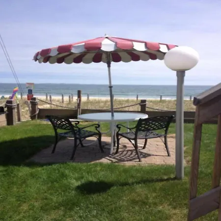 The Skylark Beach Inn-3