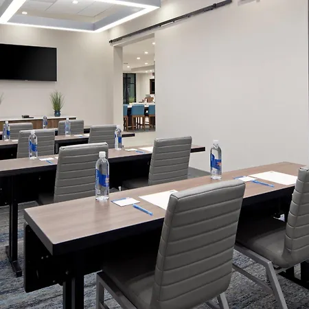 Holiday Inn Express & Suites - Valencia - Santa Clarita By Ihg-3