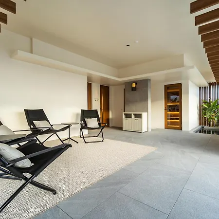 One Suite The Grand-2