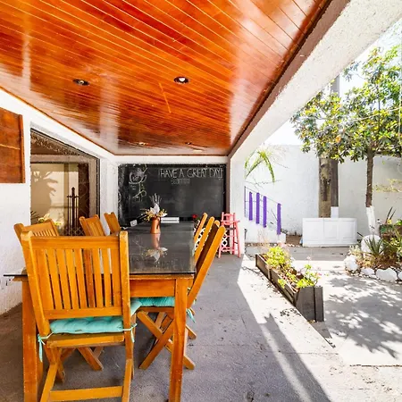 Casanova Suites & Hostel-3