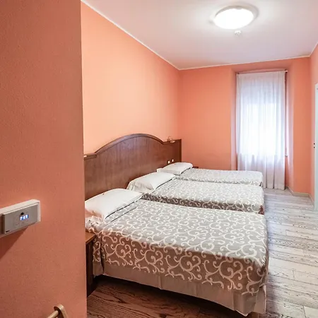 Hotel Italia-3