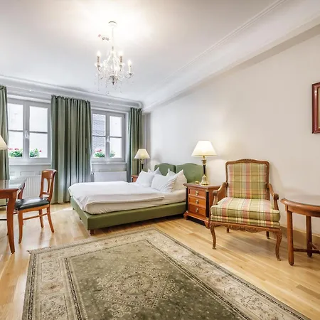 Chin-Chin Hotel Ehemals Bohemian Hotel-3