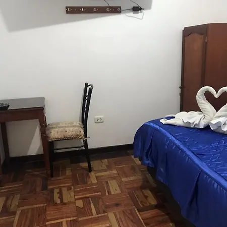 Hostal Alfredo's Palace-2