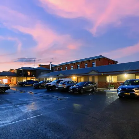 The Saltbush Motor Inn-2