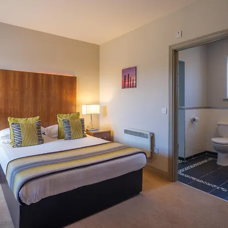 Cryans Hotel-3