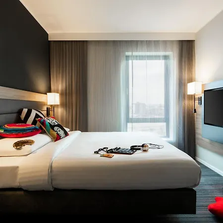 Moxy Glasgow Sec-3