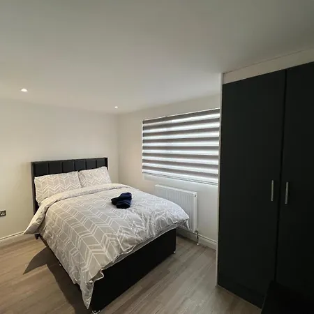 Luxury Rooms In Middleton-3