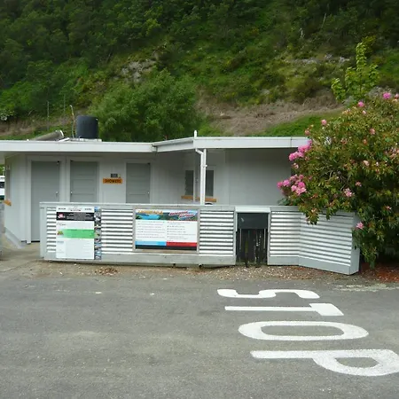 Alexanders Holiday Park-3
