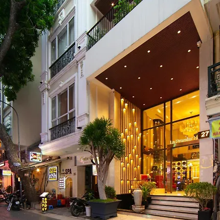 Le Premier Hotel & Rooftop Bar-3