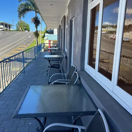 Innisfail Riverfront Motel-3