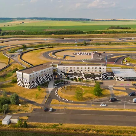 Hotel Motorsport Arena-3