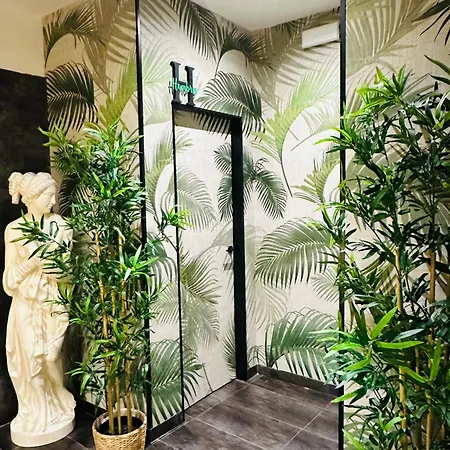 Hotel Lotus-2