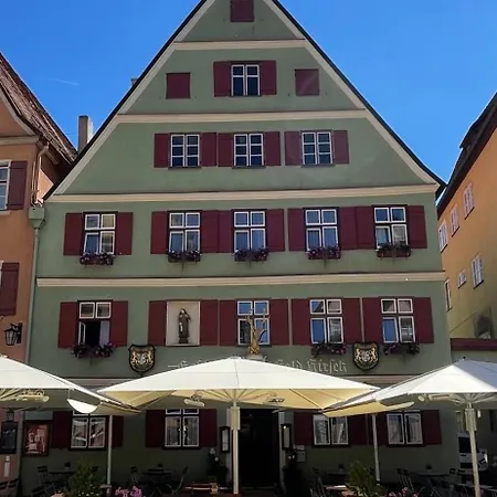 Goldner Hirsch-3
