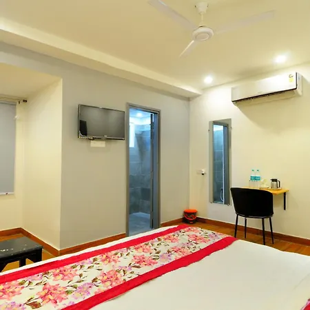 Hotel Emporio Near New Delhi Railway Station-3