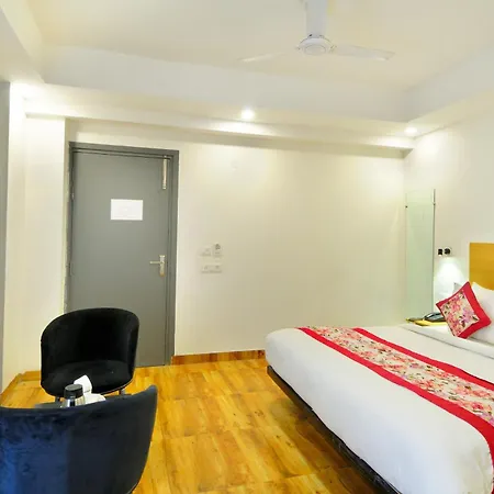Hotel Emporio Near New Delhi Railway Station-2