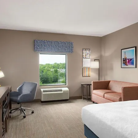 Hampton Inn & Suites Harrisburg-3