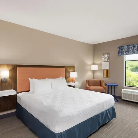 Hampton Inn & Suites Harrisburg-2