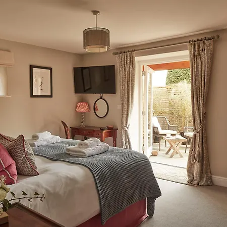 Cliff Farmhouse B&B Suites-2