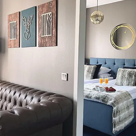 Hotel Golden Circle Suites-2