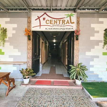Central House Karimunjawa Mitra Reddoorz-3