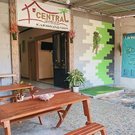 Central House Karimunjawa Mitra Reddoorz-2