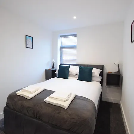 Stylish City Centre Rooms-3