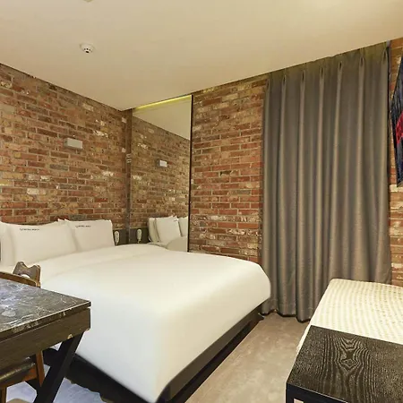 Hertz Hotel-3