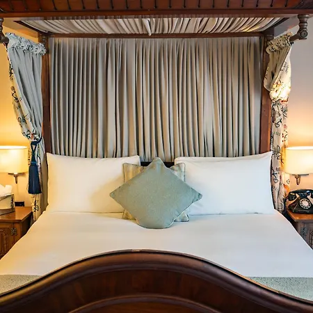 The Red Lion Hotel-3